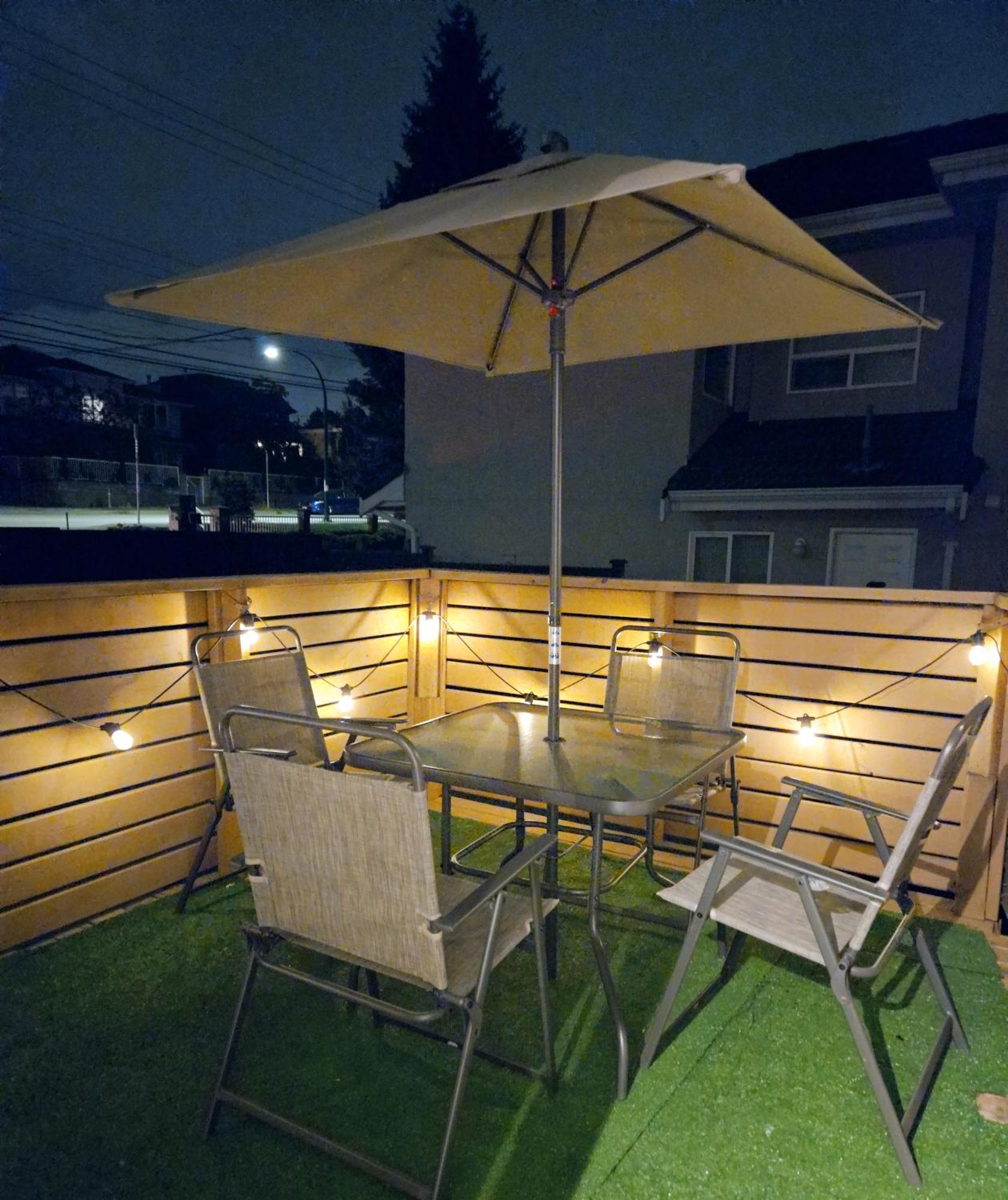 Cozy Stylish Black & White Design Room In The Heart Of Vancouver! Private Parking, Self Check-In & Just 4 Mins To Metrotown! المظهر الخارجي الصورة