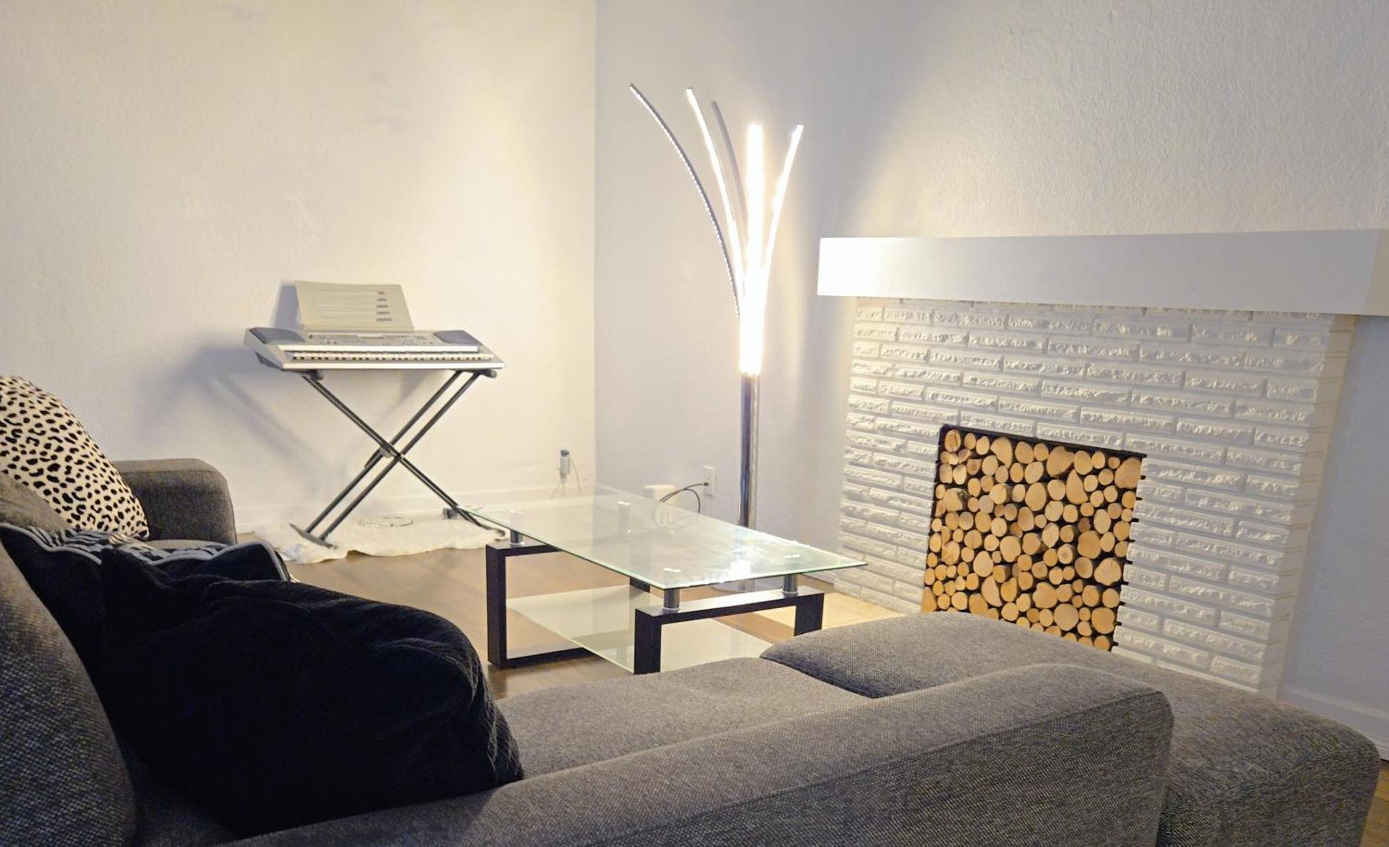 Cozy Stylish Black & White Design Room In The Heart Of Vancouver! Private Parking, Self Check-In & Just 4 Mins To Metrotown! المظهر الخارجي الصورة